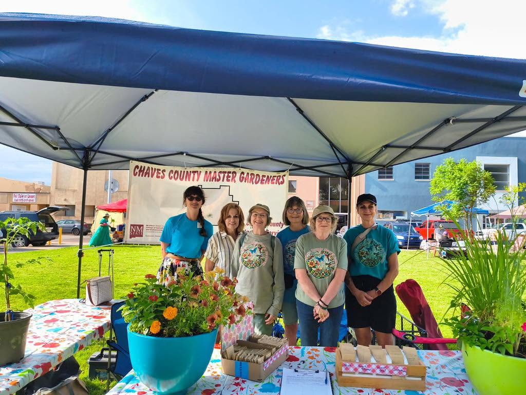 Master Gardeners at Market